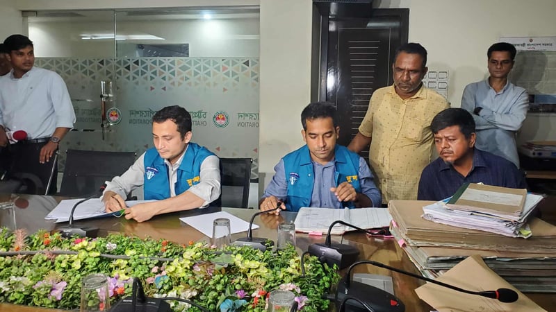 ‘২’ মুছে ৫২ কোটি টাকার কর হয়ে যায় ১২ কোটি